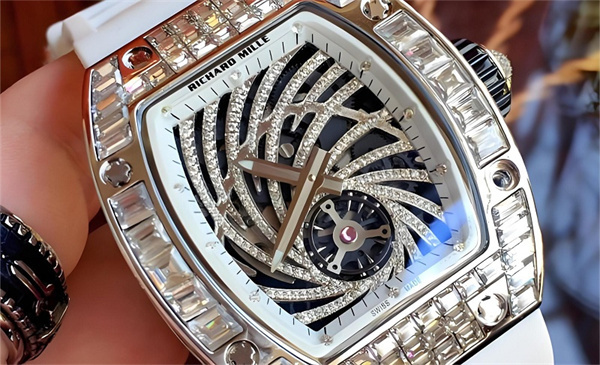 理查德米勒怎么看生產(chǎn)日期（鑒別真?zhèn)闻c了解手表歷史的指南）（圖）