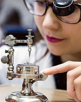 溫妮·珍尼絲-重慶理查德米勒維修服務(wù)中心制表師