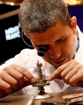 華特·沃爾頓-廣州理查德米勒維修服務中心制表師