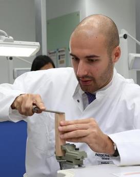 勞里·鮑威爾-南京理查德米勒維修服務(wù)中心制表師