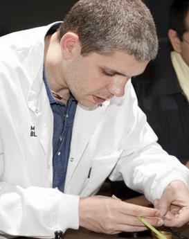 約翰·維爾遜-昆明理查德米勒維修服務(wù)中心制表師